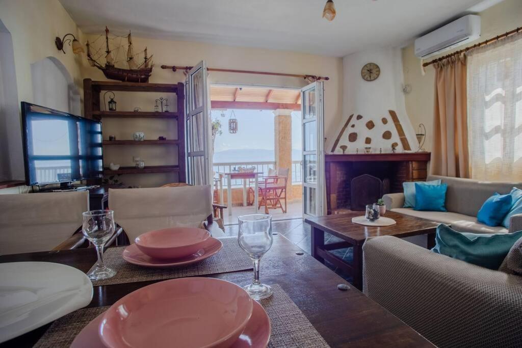 Kohyli Beachfront House Agia Pelagia Chlomou Exteriör bild