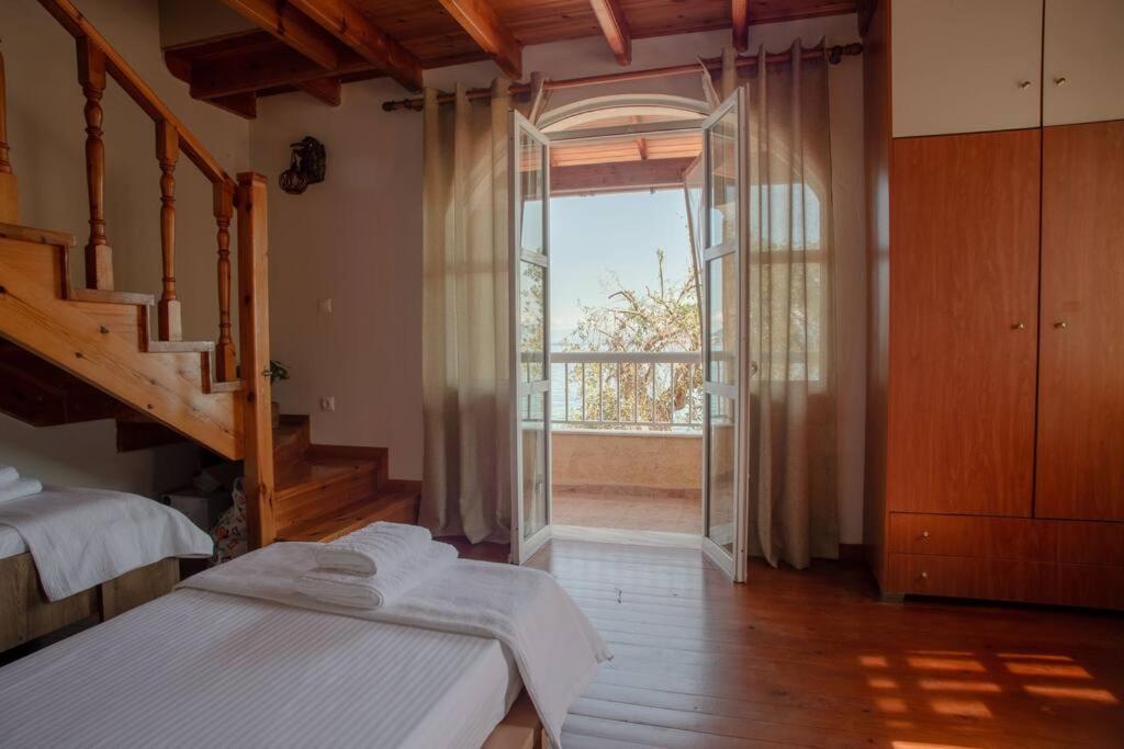 Kohyli Beachfront House Agia Pelagia Chlomou Exteriör bild