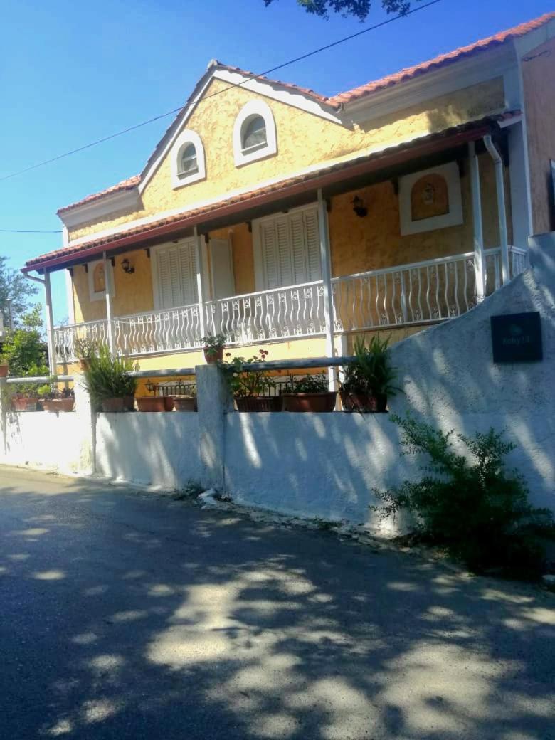 Kohyli Beachfront House Agia Pelagia Chlomou Exteriör bild