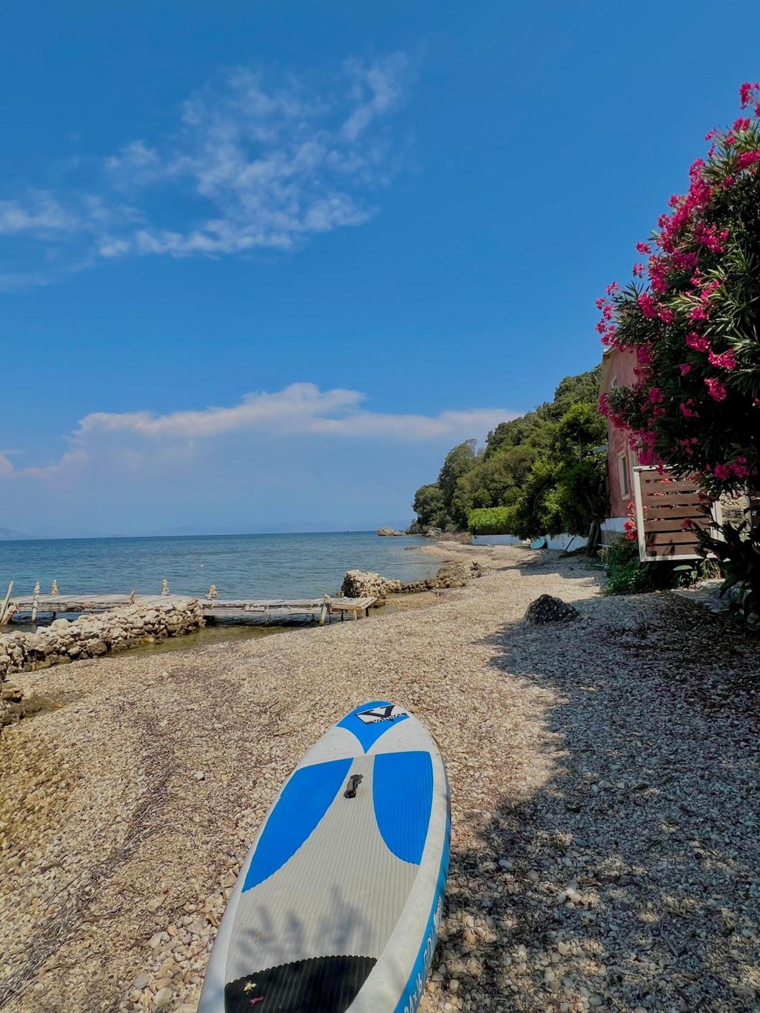 Kohyli Beachfront House Agia Pelagia Chlomou Exteriör bild