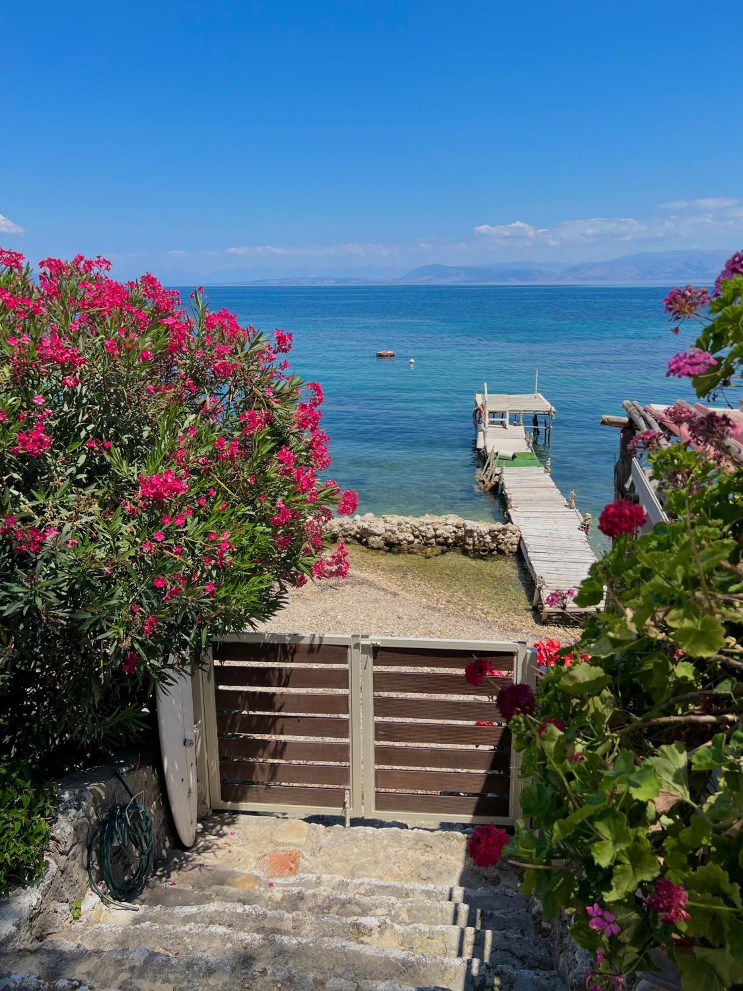 Kohyli Beachfront House Agia Pelagia Chlomou Exteriör bild