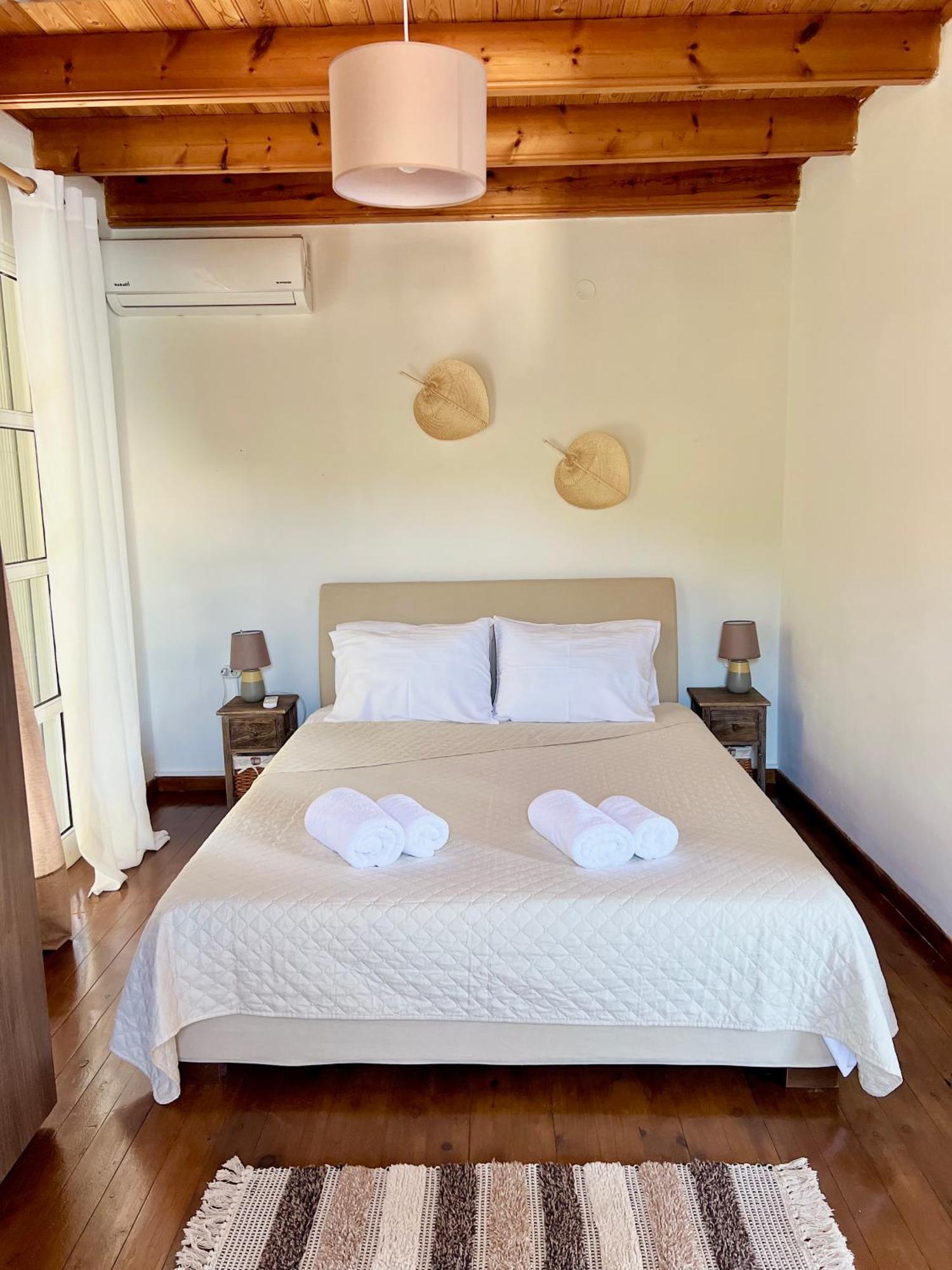 Kohyli Beachfront House Agia Pelagia Chlomou Exteriör bild