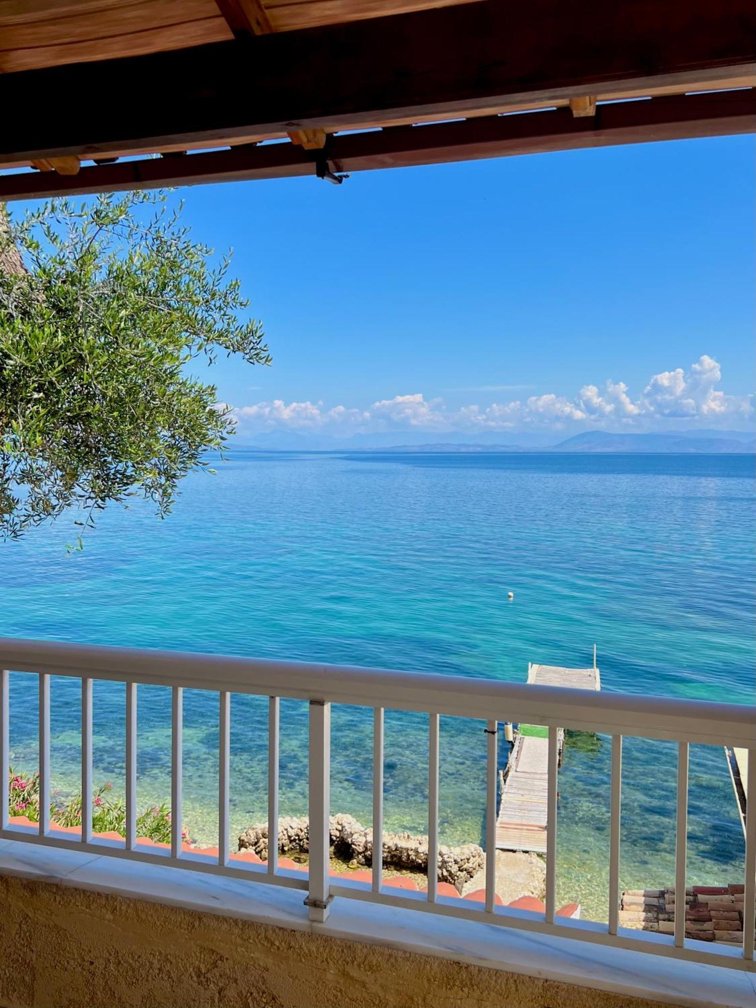 Kohyli Beachfront House Agia Pelagia Chlomou Exteriör bild