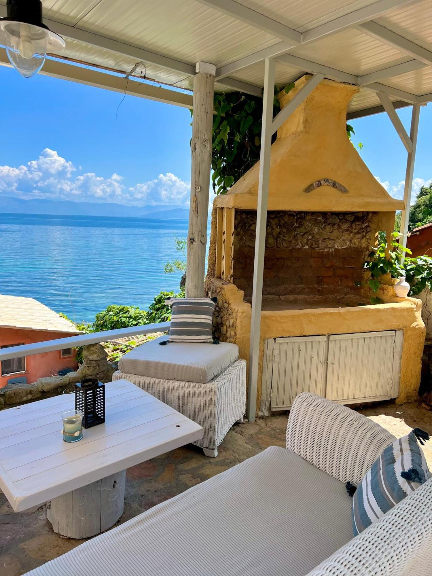 Kohyli Beachfront House Agia Pelagia Chlomou Exteriör bild