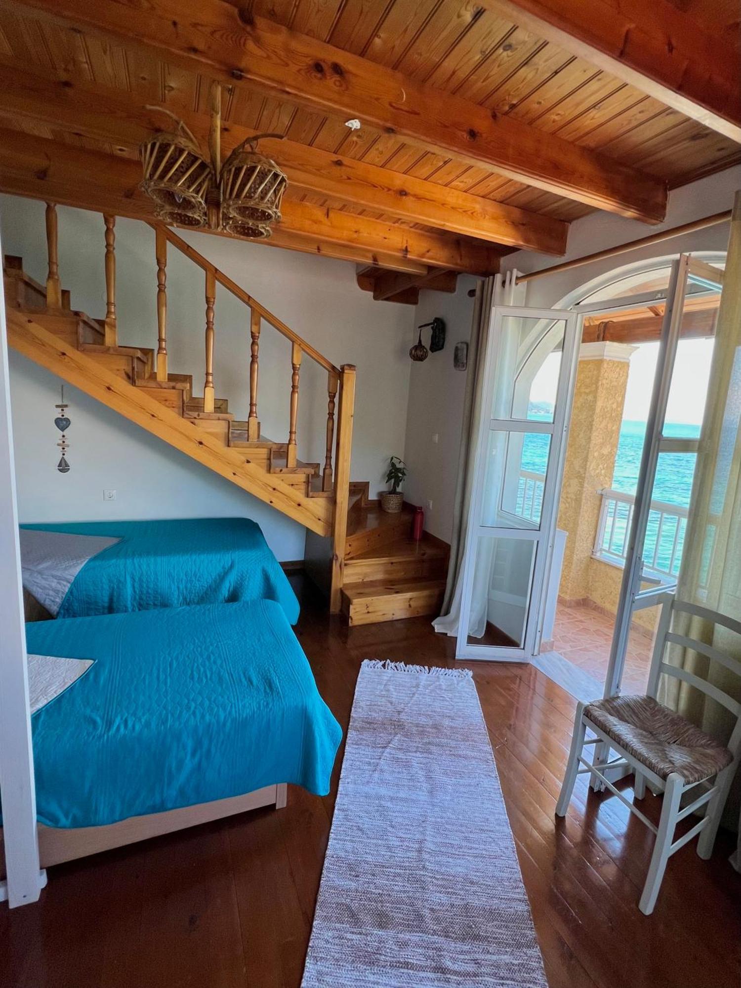 Kohyli Beachfront House Agia Pelagia Chlomou Exteriör bild